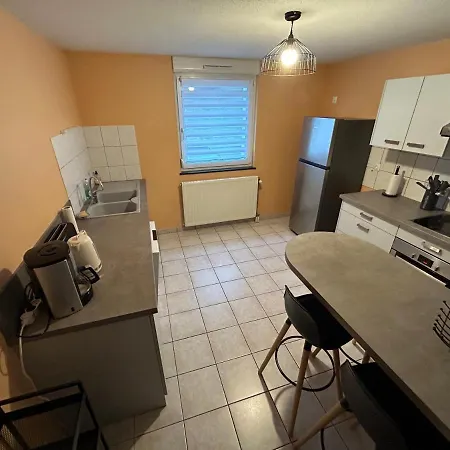 Apartment De Camargaux 70m2 Secteur Tres Calme *