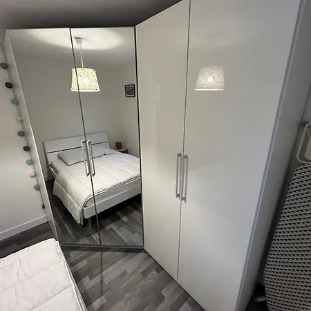 Apartment De Camargaux 70m2 Secteur Tres Calme *